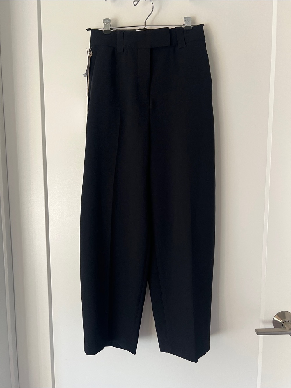 Aritzia Wilfred Women’s Amaru Pant - Tailored Straight Leg Black Pants - NWT!